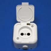 Розетка 1гн без З/К с крыш. о/у белый 16А IP44 Беларусь (1/60) Розетка 1гн без З/К с крыш. о/у белый 16А IP44 Беларусь (1/60)