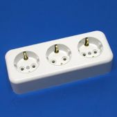 Колодка 3гн с З/К белая 16А Беларусь (1/40) Колодка 3гн с З/К белая 16А Беларусь (1/40)