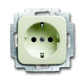Розетка ABB Busch Duro 1-мест. механизм с накладкой с З/К скр. уст-ки16А 220-250В со шторками IP21 крем.-белый Розетка ABB Busch Duro 1-мест. механизм с накладкой с З/К скр. уст-ки16А 220-250В со шторками IP21 крем.-белый