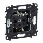 Розетка 1гн с З/К шторки с/у механизм винт.клем. 16A Valena IN MATIC Legrand(1/10)