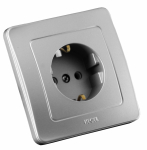 Розетка HEGEL 1-мест. в сборе с корпусом с З/К скр. уст-ки16А 220-250В со шторками IP20 серебро Розетка HEGEL 1-мест. в сборе с корпусом с З/К скр. уст-ки16А 220-250В со шторками IP20 серебро