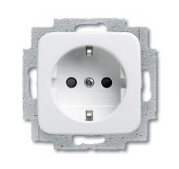Розетка ABB Reflex SI 1-мест. механизм с накладкой с З/К скр. уст-ки16А 220-250В IP21 белый Розетка ABB Reflex SI 1-мест. механизм с накладкой с З/К скр. уст-ки16А 220-250В IP21 белый