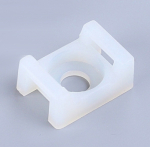 Площадка монтажная с отверстием ПМО 15х10 белая (100шт/упак) Fortisflex (1/1/150)