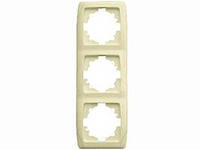 Рамка 3гн крем вертикальная Carmen Viko (1/10/120)