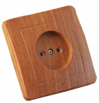 Розетка HEGEL 1-мест. в сборе с корпусом без З/К скр. уст-ки16А 220-250В со шторками IP20 дерево Розетка HEGEL 1-мест. в сборе с корпусом без З/К скр. уст-ки16А 220-250В со шторками IP20 дерево